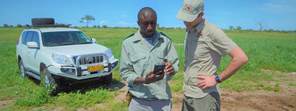 Drew Cronin training Namibian ranger